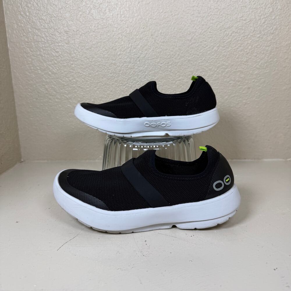 OOFOS OOmg low recovery slip on shoes black womens size 7 EUC